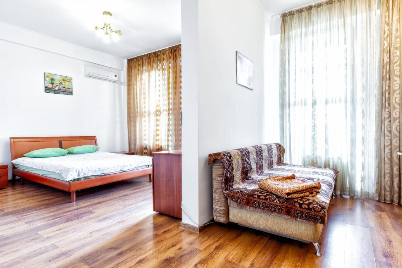 423 Lighthouse Apartments - Traveler'S Choice Almaty Exterior photo